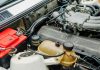 Top 5 greșeli frecvente care scurtează durata de viață a bateriei mașinii tale